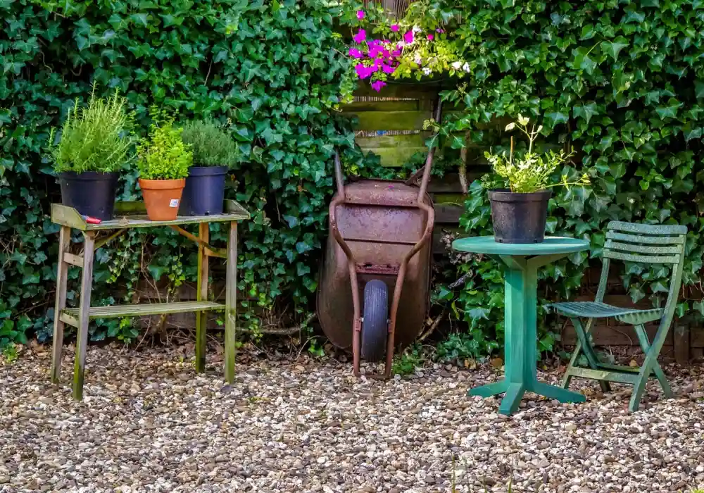 Aménager son jardin : les meilleures idées pour en profiter pleinement 1 Coin détente ombragé pour aménager son jardin avec salon extérieur confortable